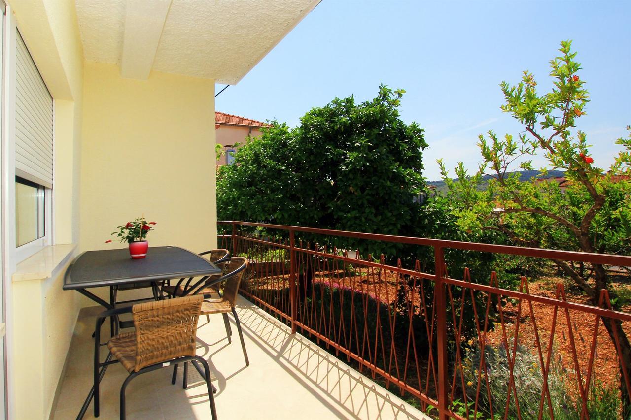 Apartment Anica Трогир Екстериор снимка