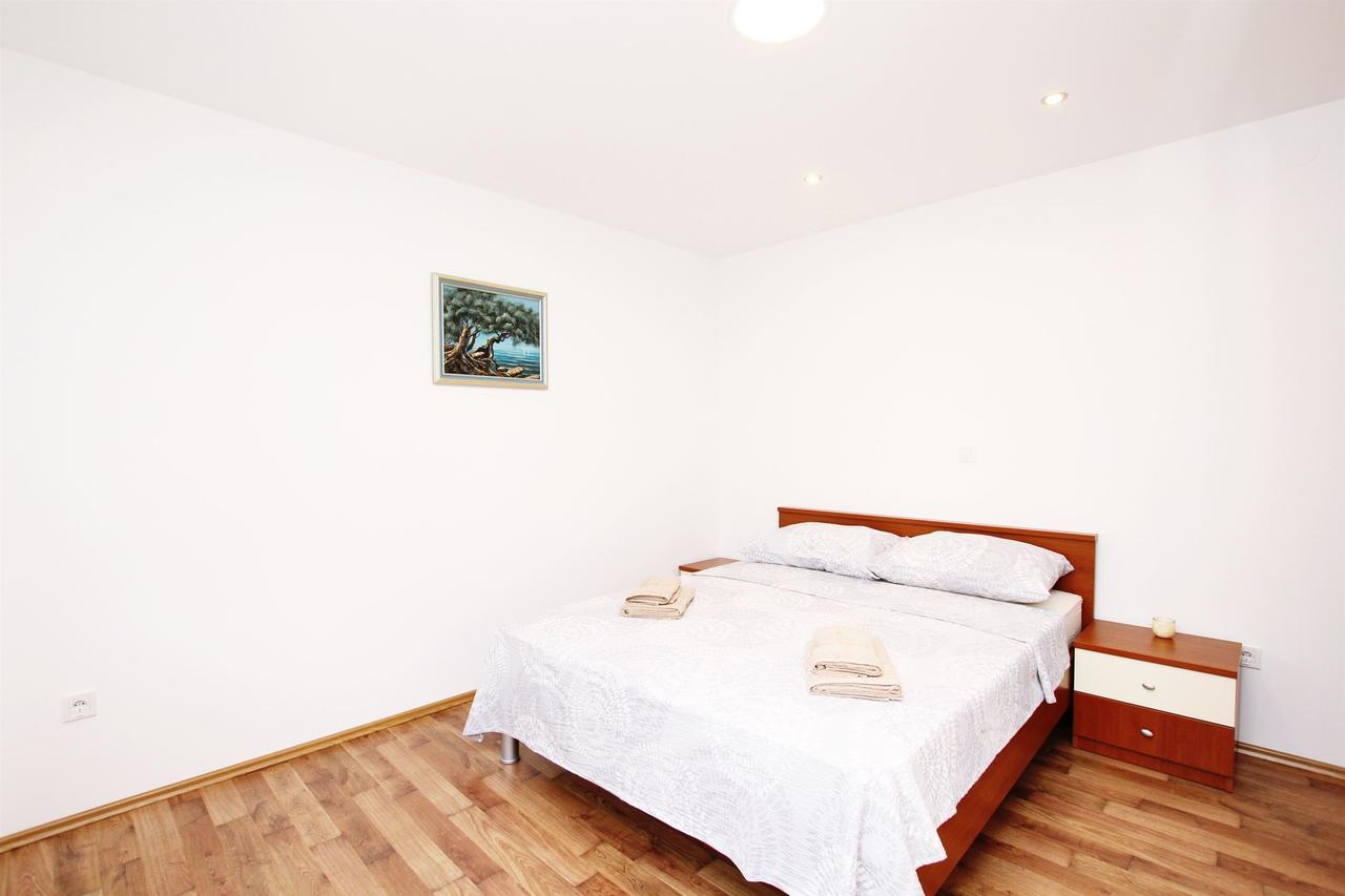 Apartment Anica Трогир Екстериор снимка
