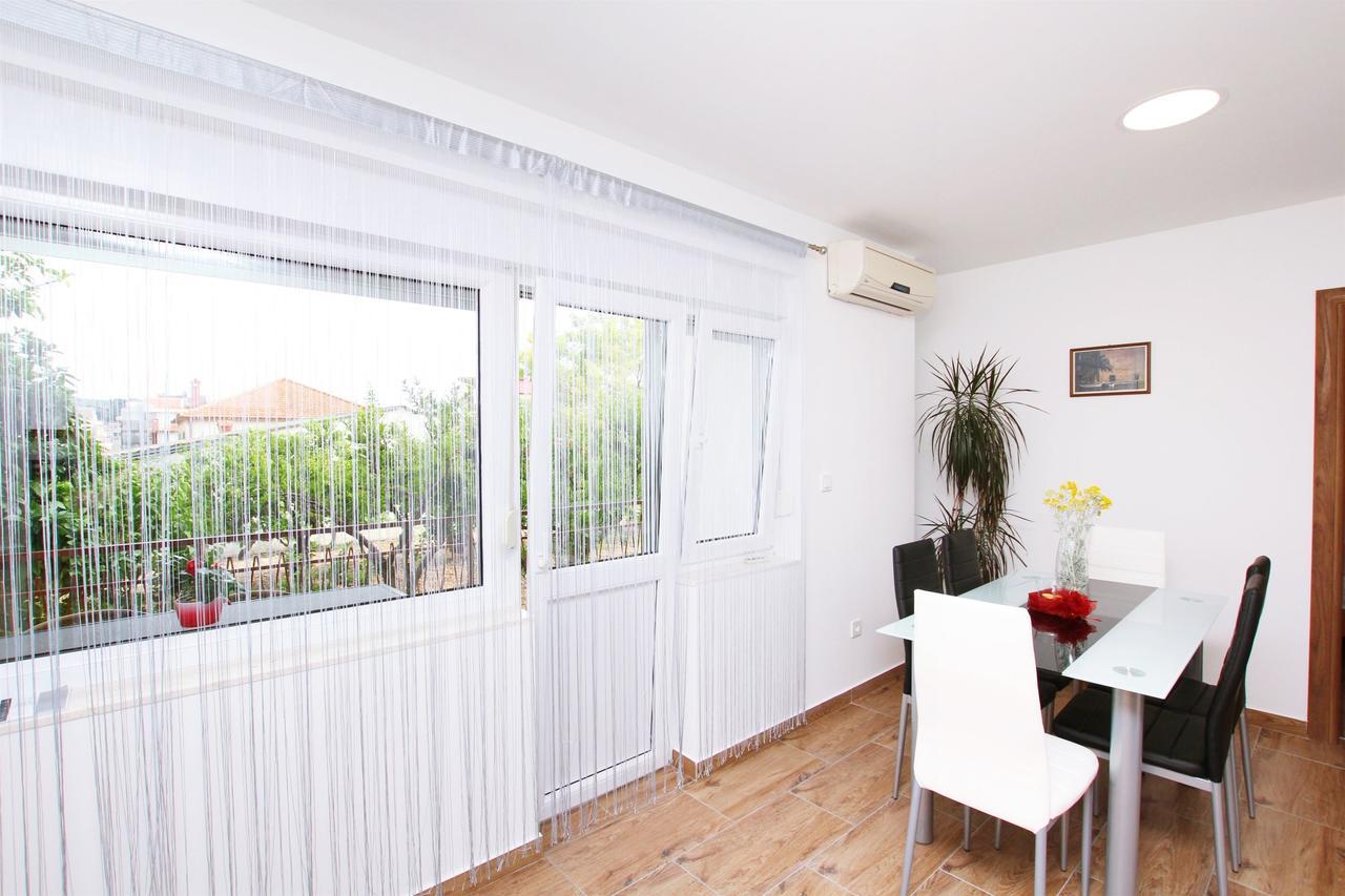 Apartment Anica Трогир Екстериор снимка