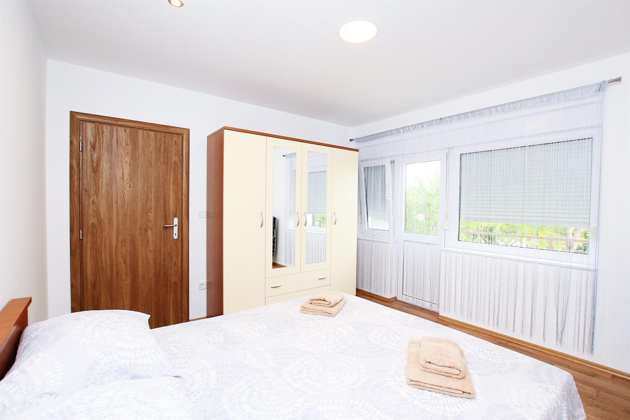 Apartment Anica Трогир Екстериор снимка