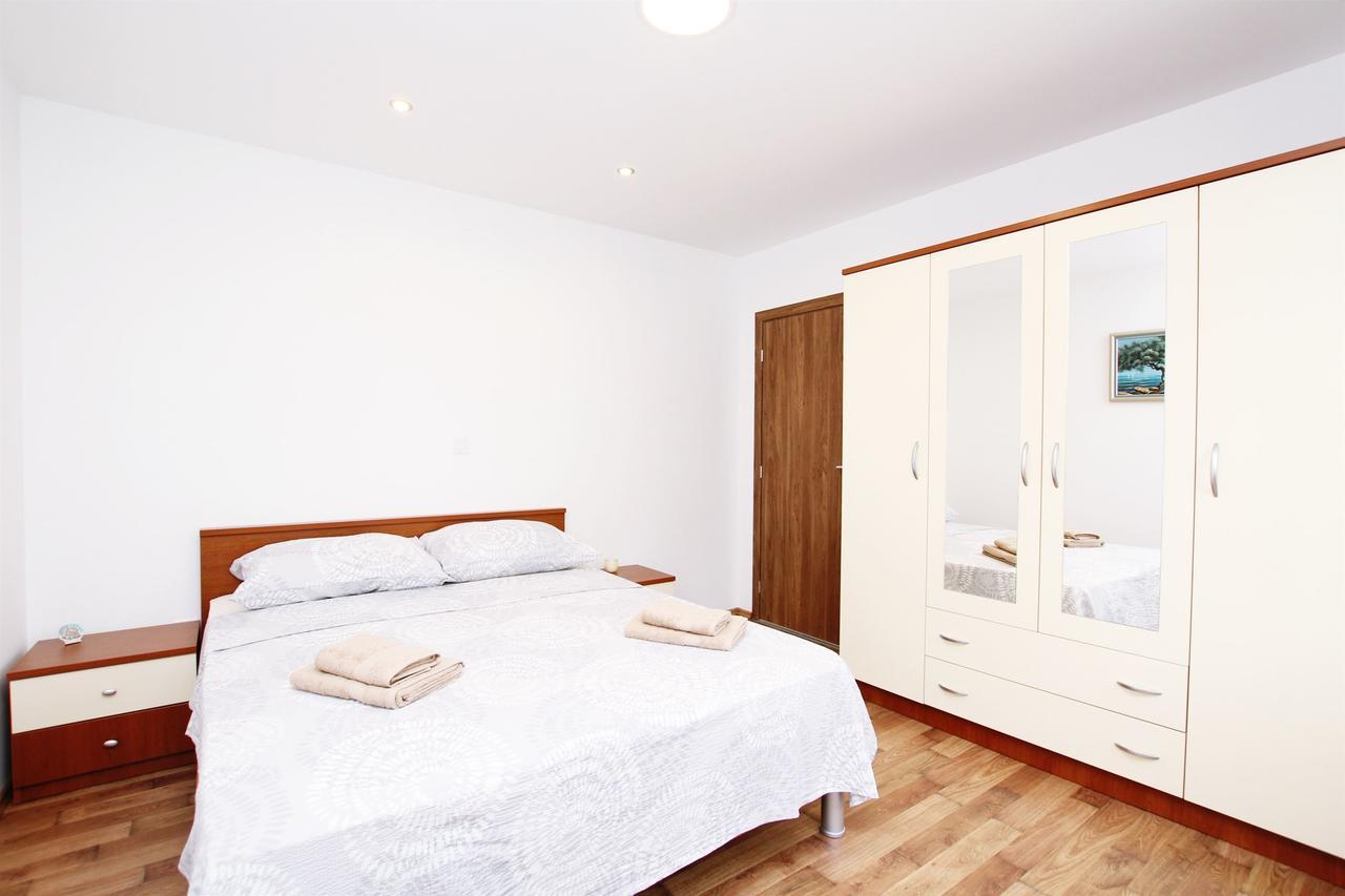 Apartment Anica Трогир Екстериор снимка
