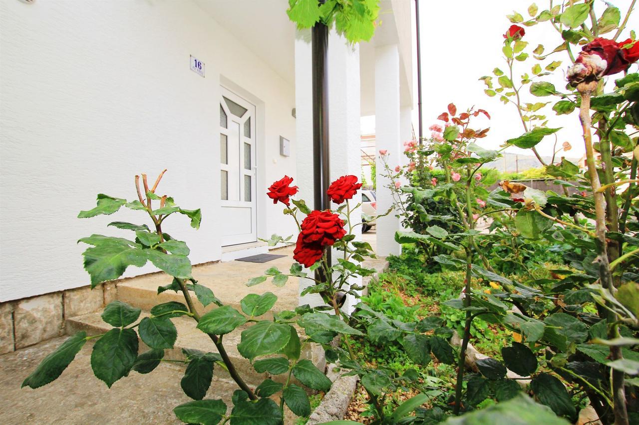 Apartment Anica Трогир Екстериор снимка