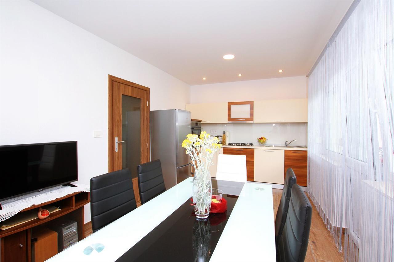 Apartment Anica Трогир Екстериор снимка