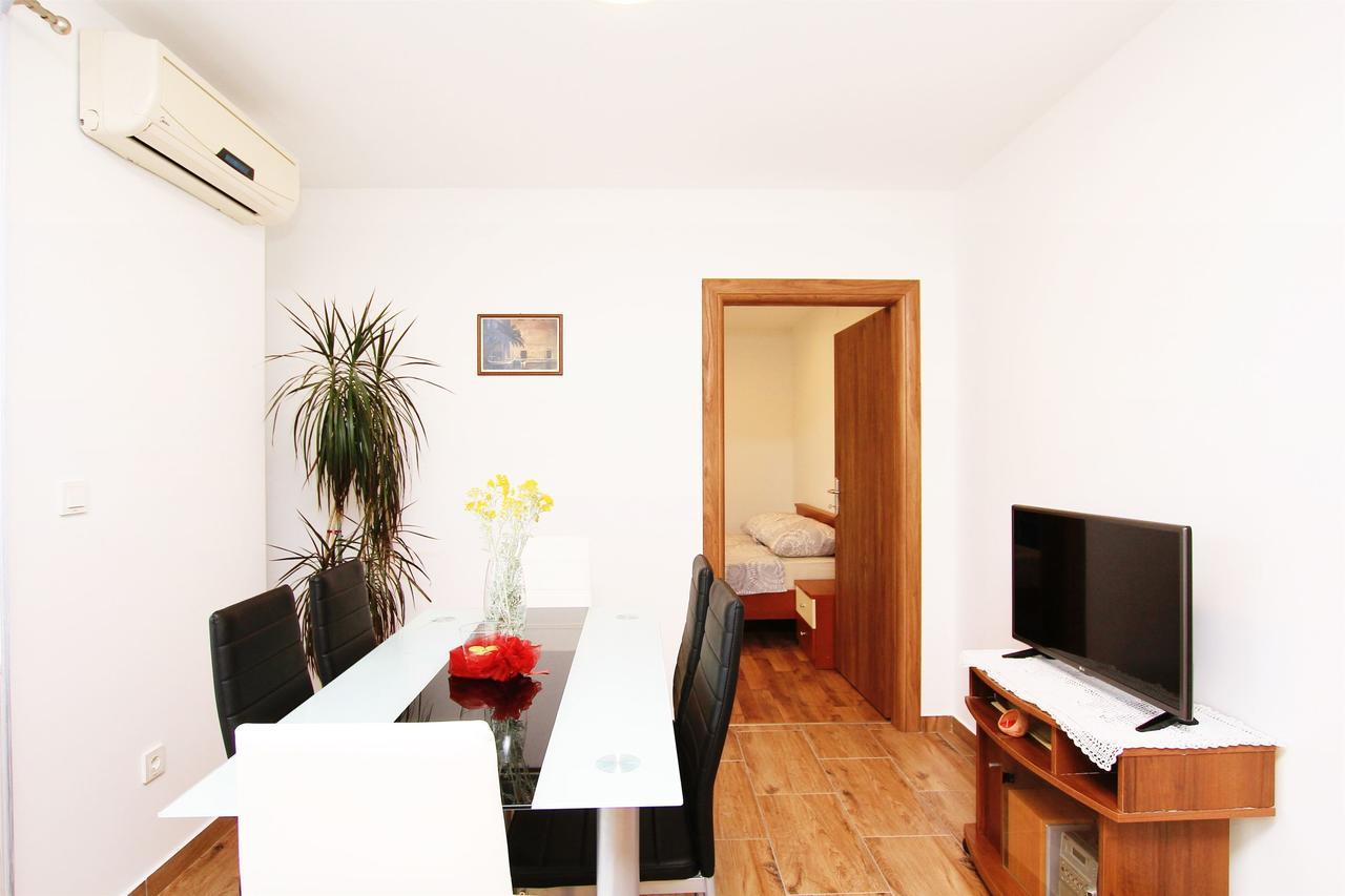 Apartment Anica Трогир Екстериор снимка