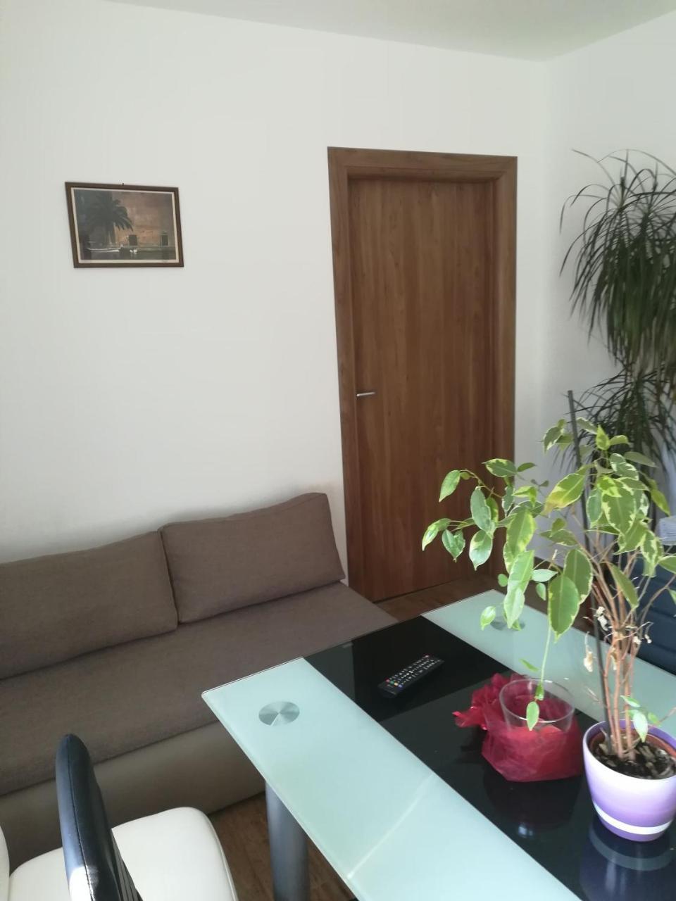 Apartment Anica Трогир Екстериор снимка